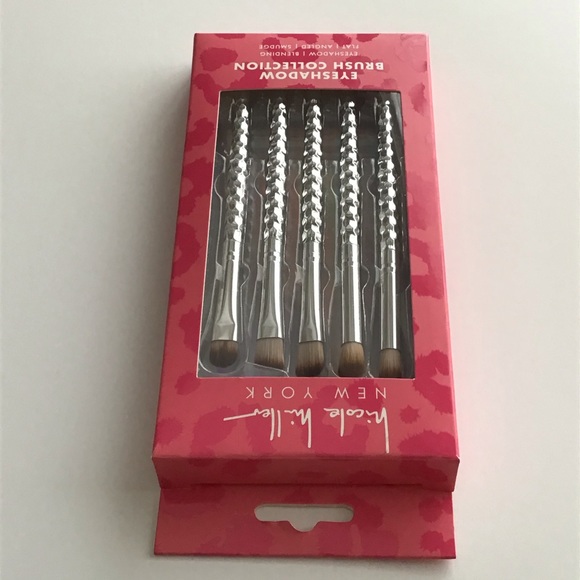 LAST 1! NEW Nicole Miller NY Eyeshadow 5-Brush SET Blend Glam Silver Tone Travel - Picture 9 of 10